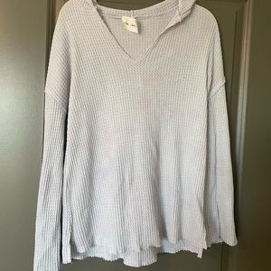 ✨✨3 for 30✨✨Lizard Thicket raw hem thermal hoodie.